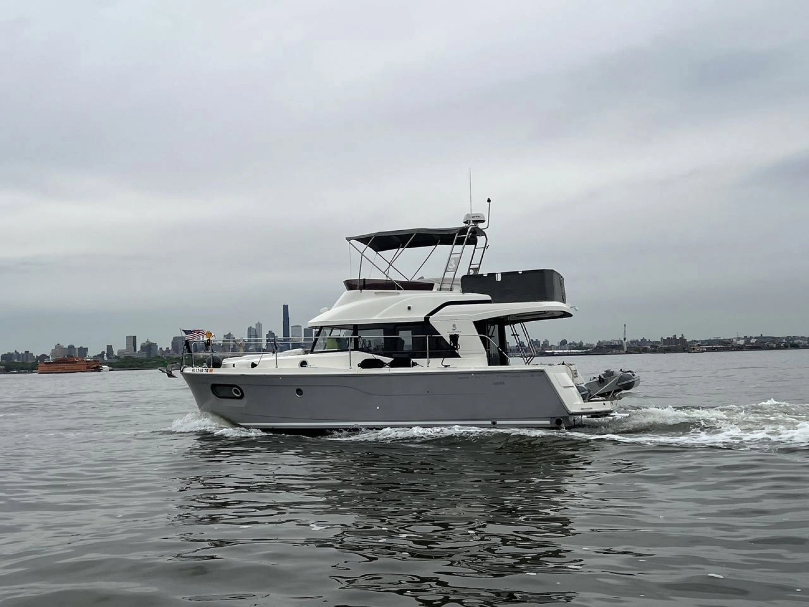 2022 Beneteau Swift Trawler 35