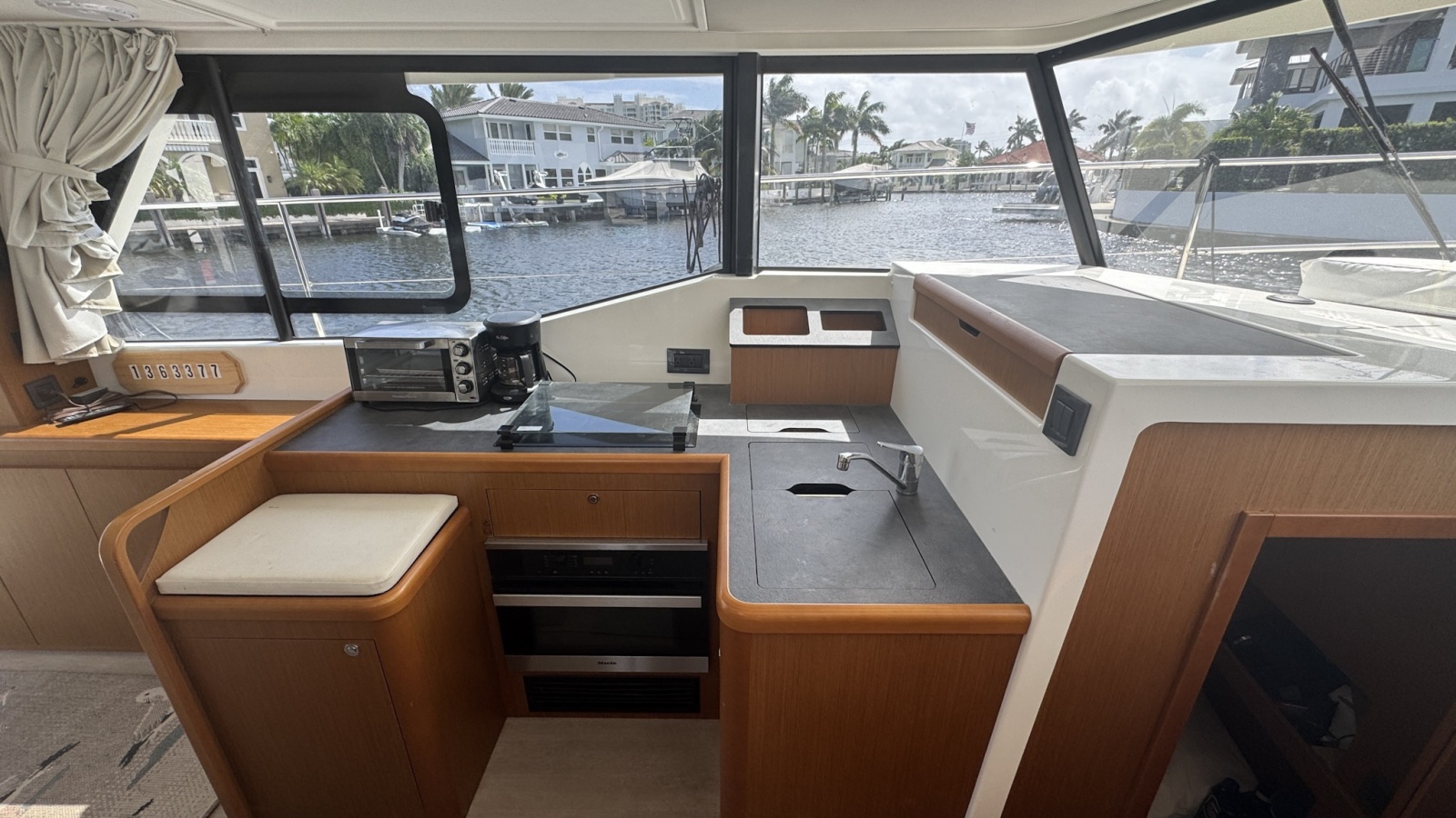 2022 Beneteau Swift Trawler 35