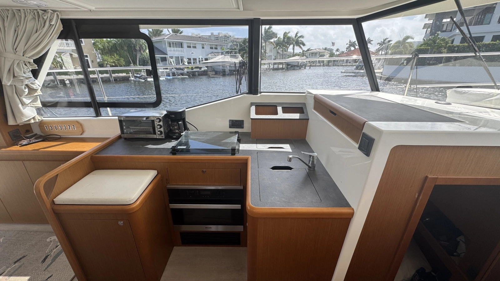 2022 Beneteau Swift Trawler 35