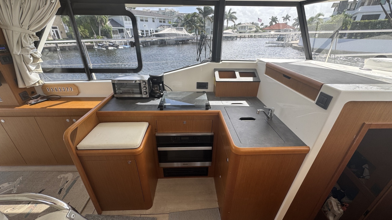 2022 Beneteau Swift Trawler 35