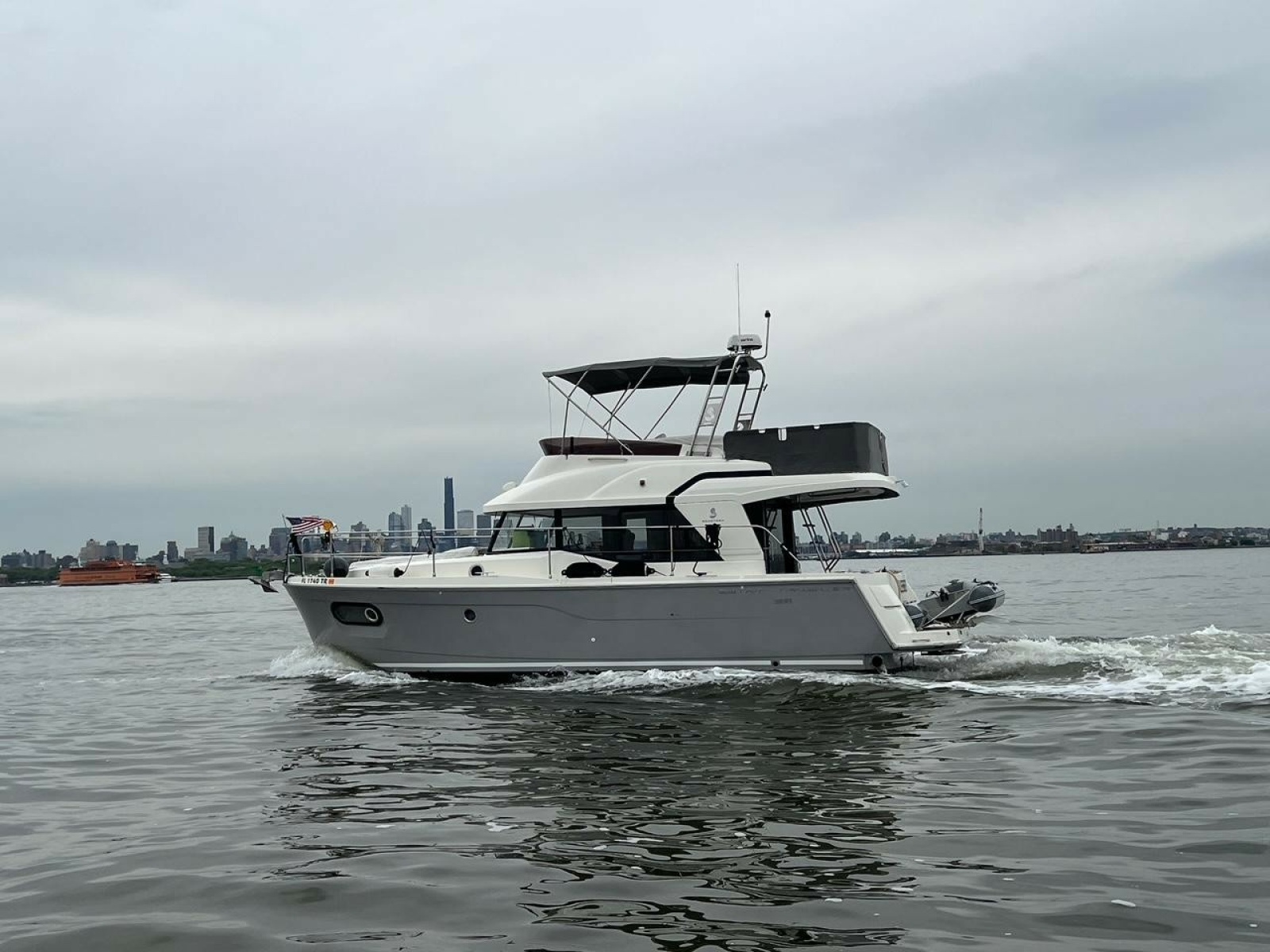 2022 Beneteau Swift Trawler 35