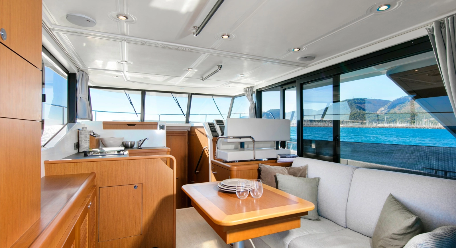 Manufacturer Provided Image - Salon Forward View
