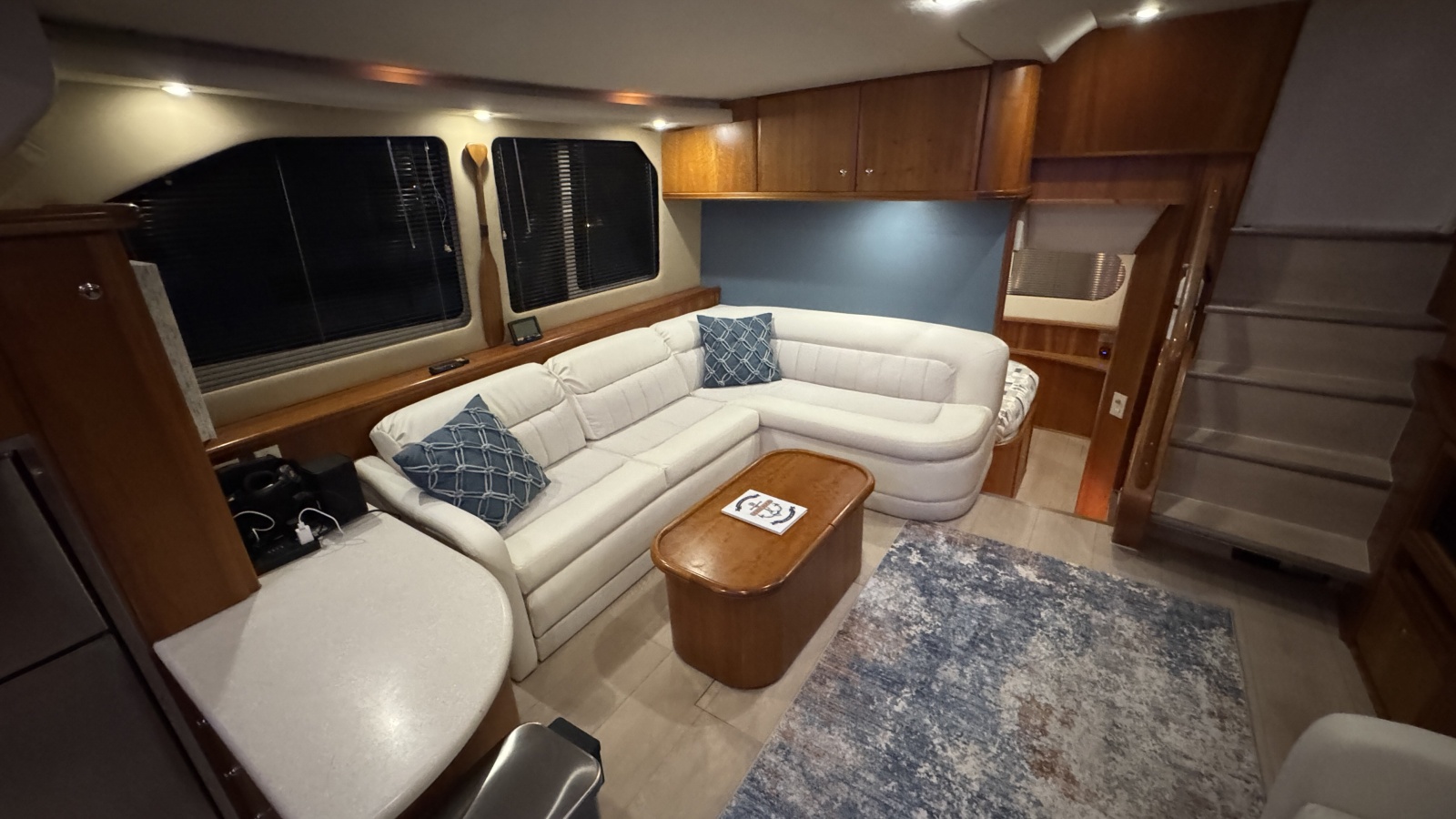 Salon Looking Aft