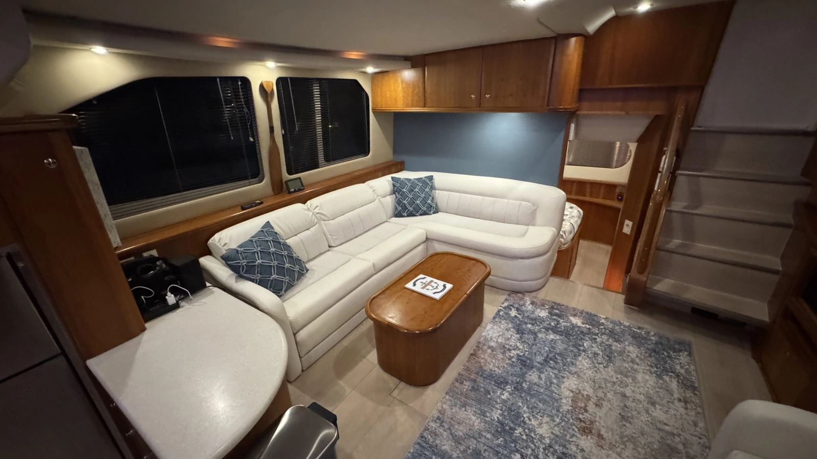 Salon Looking Aft