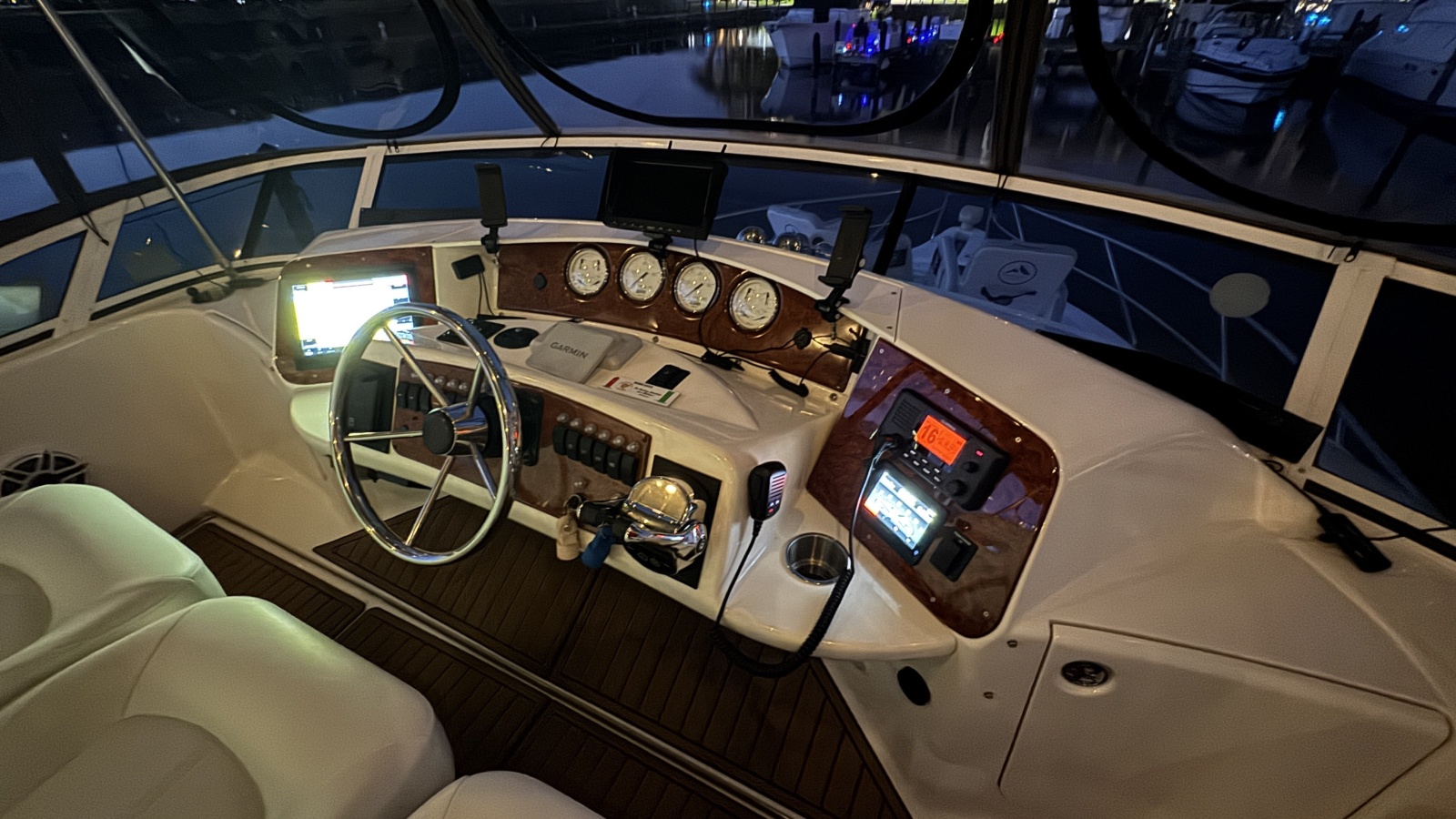 Flybridge Helm Station