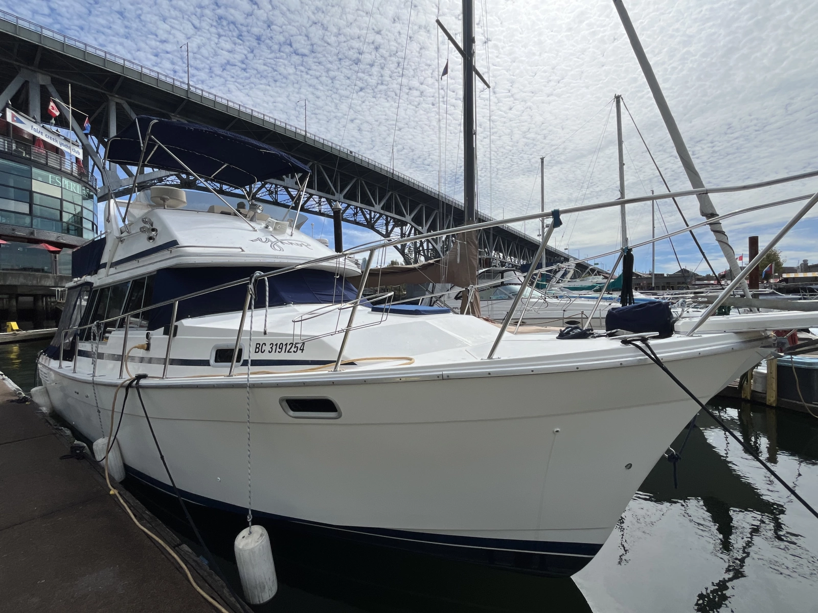 1987 Bayliner 3270 Motoryacht
