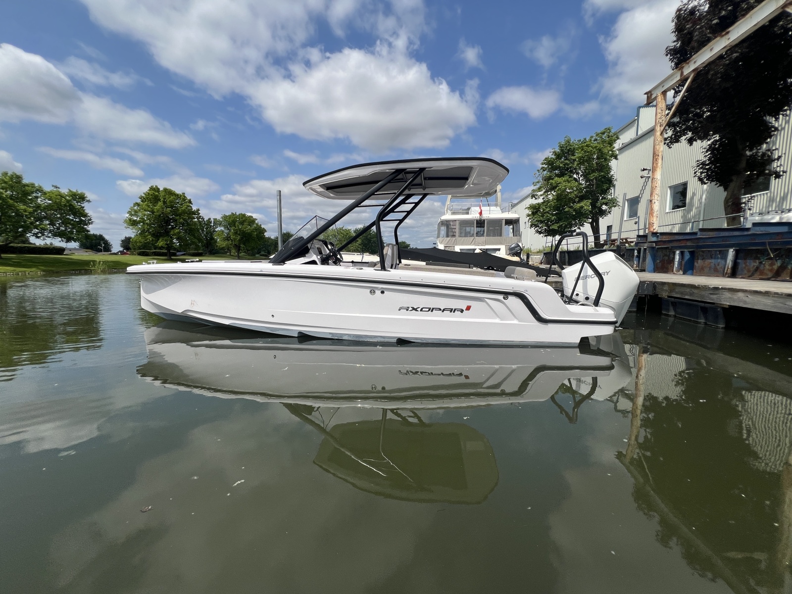 2024 Axopar 22 T-Top