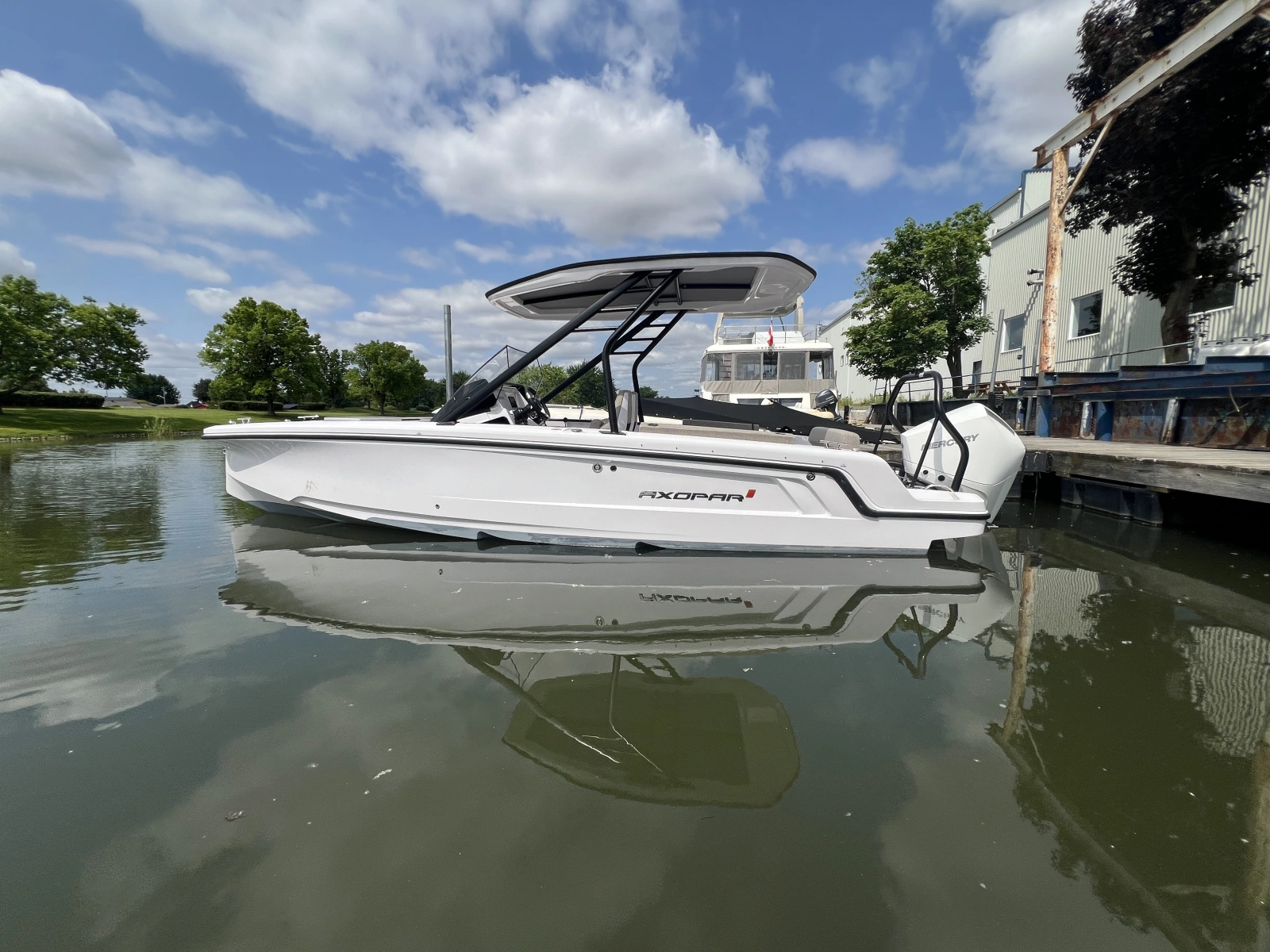 2024 Axopar 22 T-Top