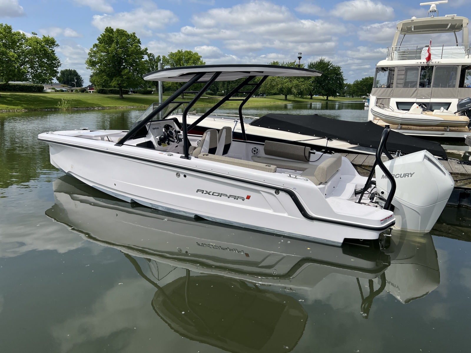 2024 Axopar 22 T-Top