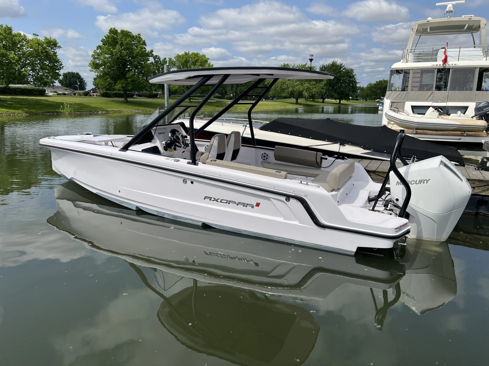 2024 Axopar 22 T-Top