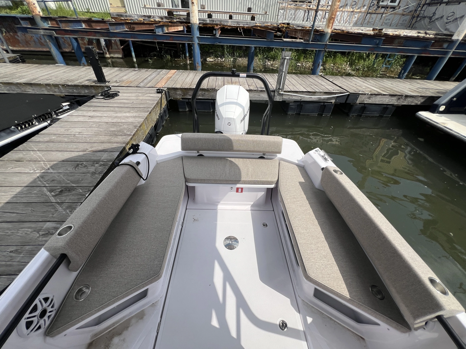 2024 Axopar 22 T-Top