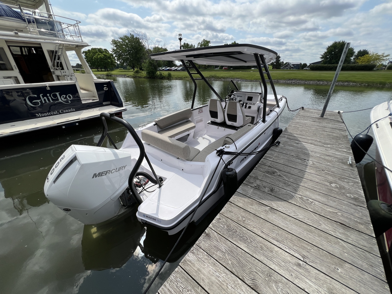2024 Axopar 22 T-Top