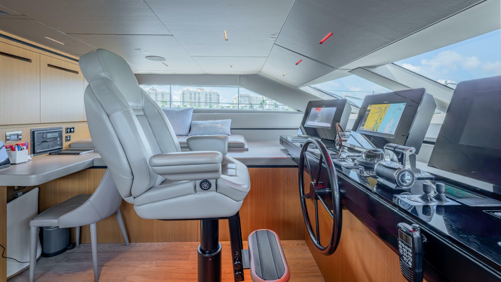 Bridge Deck Helm
