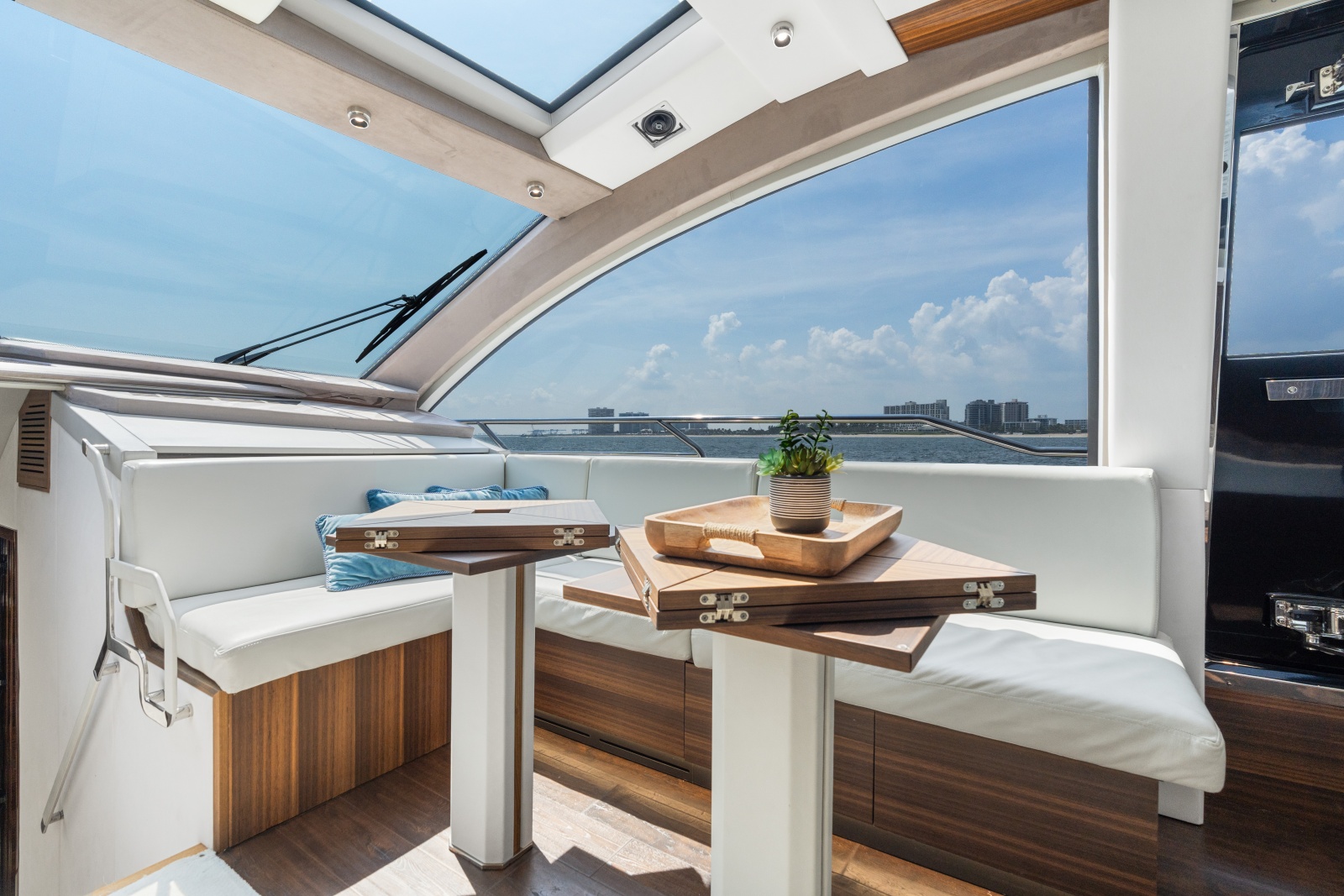 2023 Aicon 66 Vivere