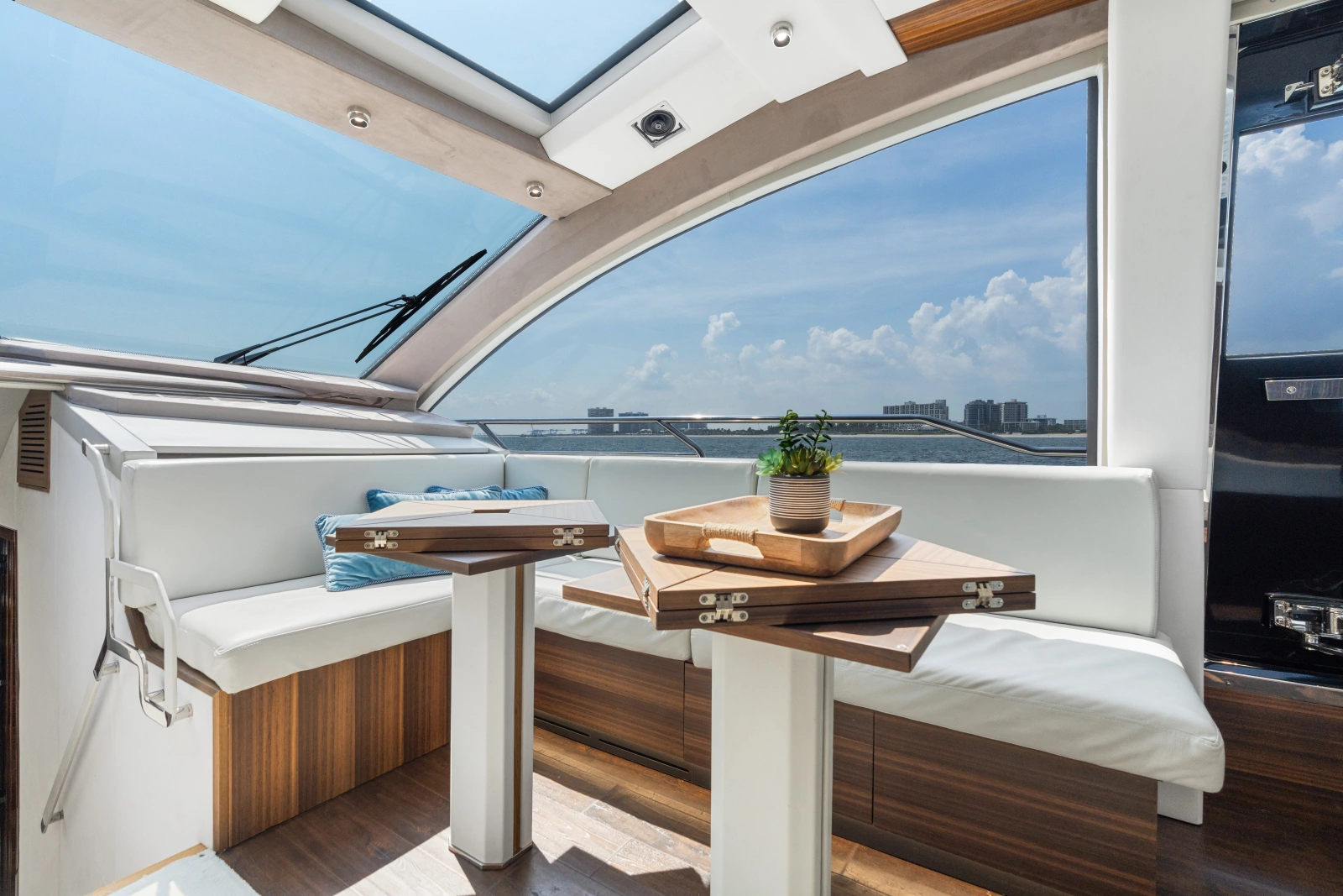 2023 Aicon 66 Vivere