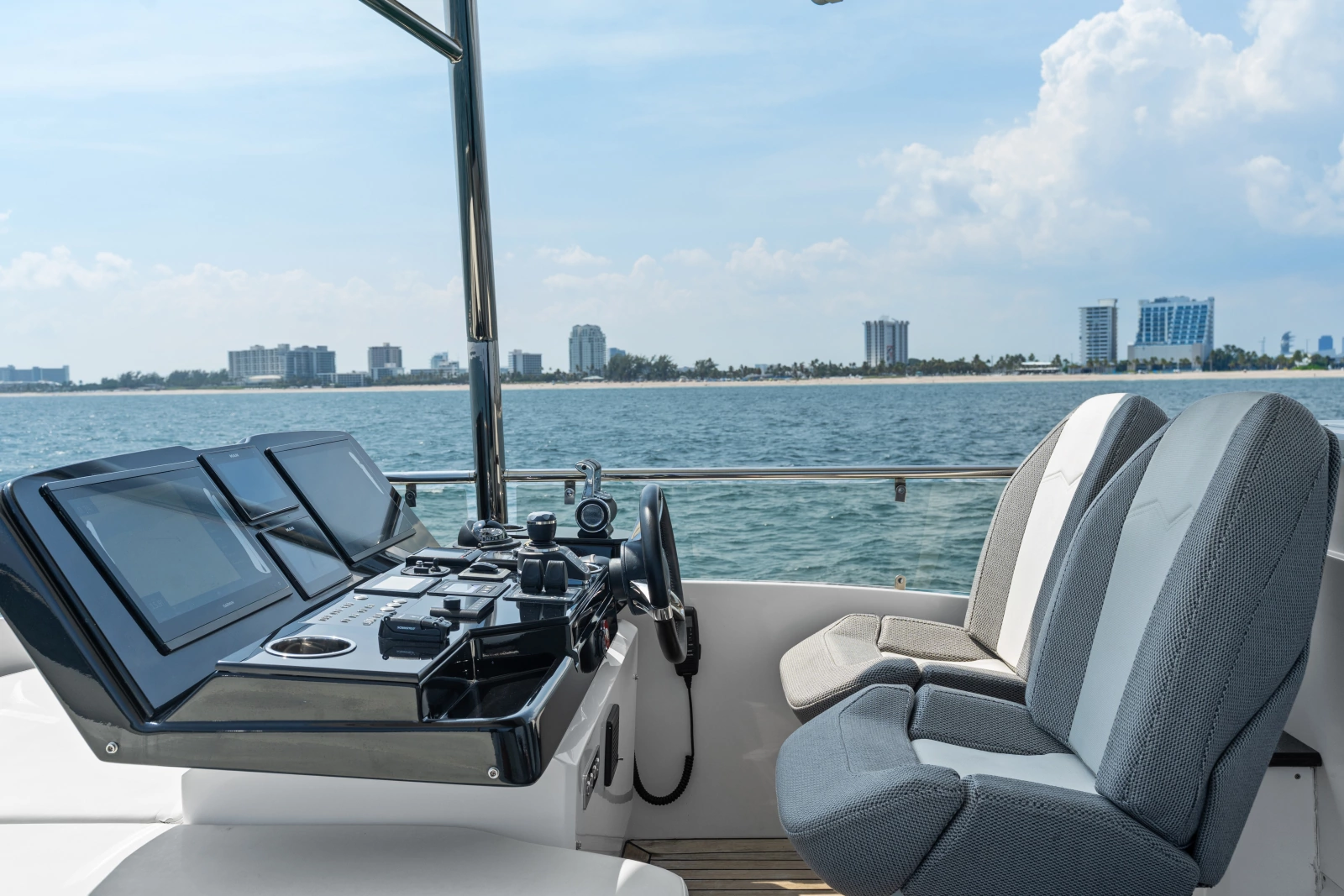 2023 Aicon 66 Vivere