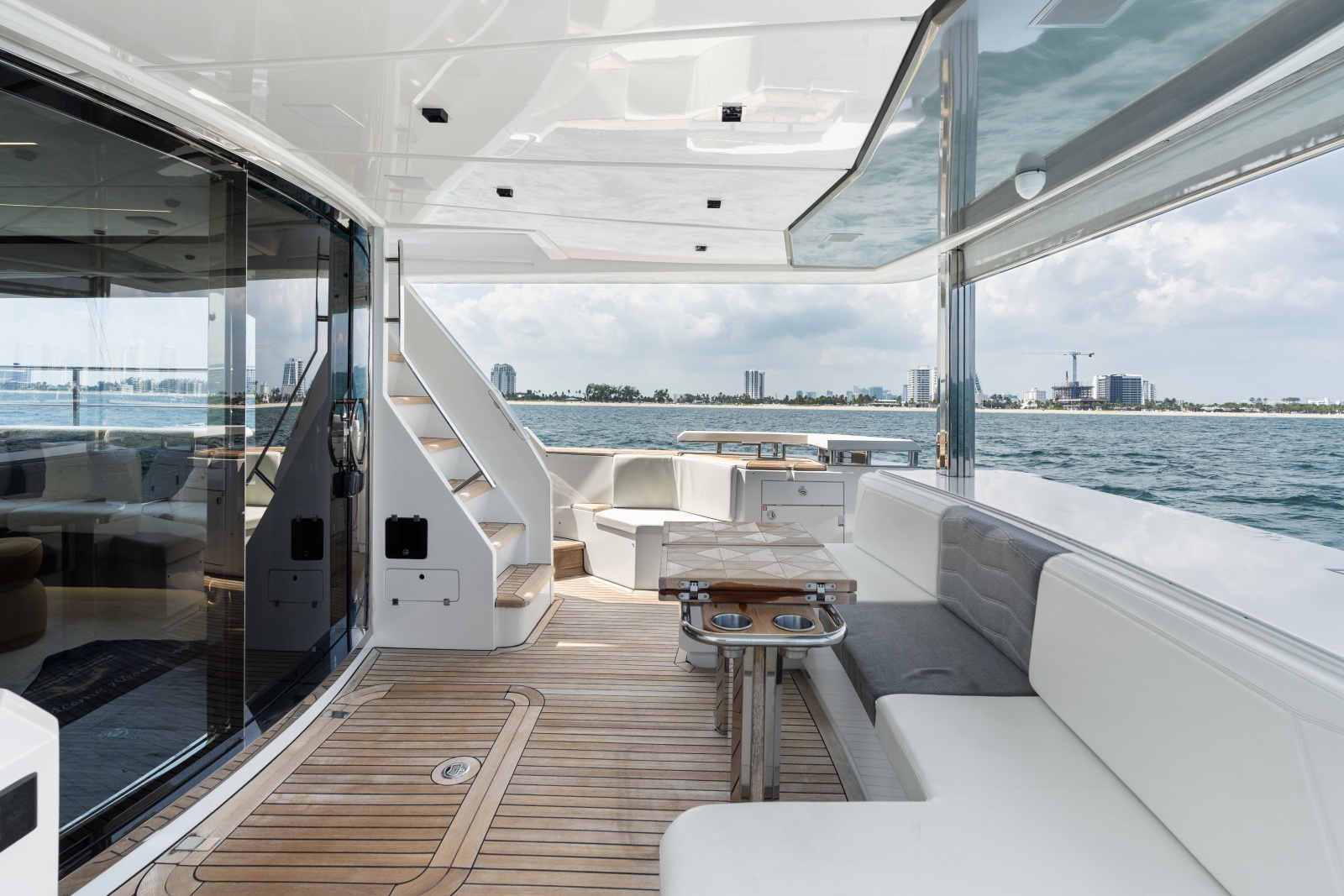 2023 Aicon 66 Vivere