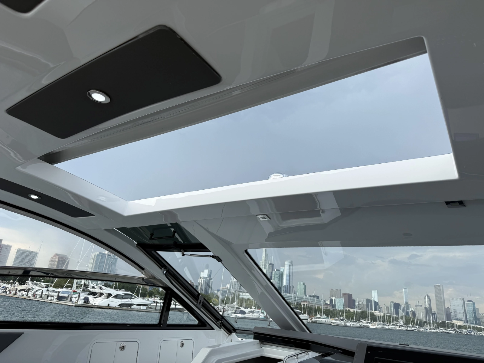 2021 Cruisers Yachts 42 GLS OB