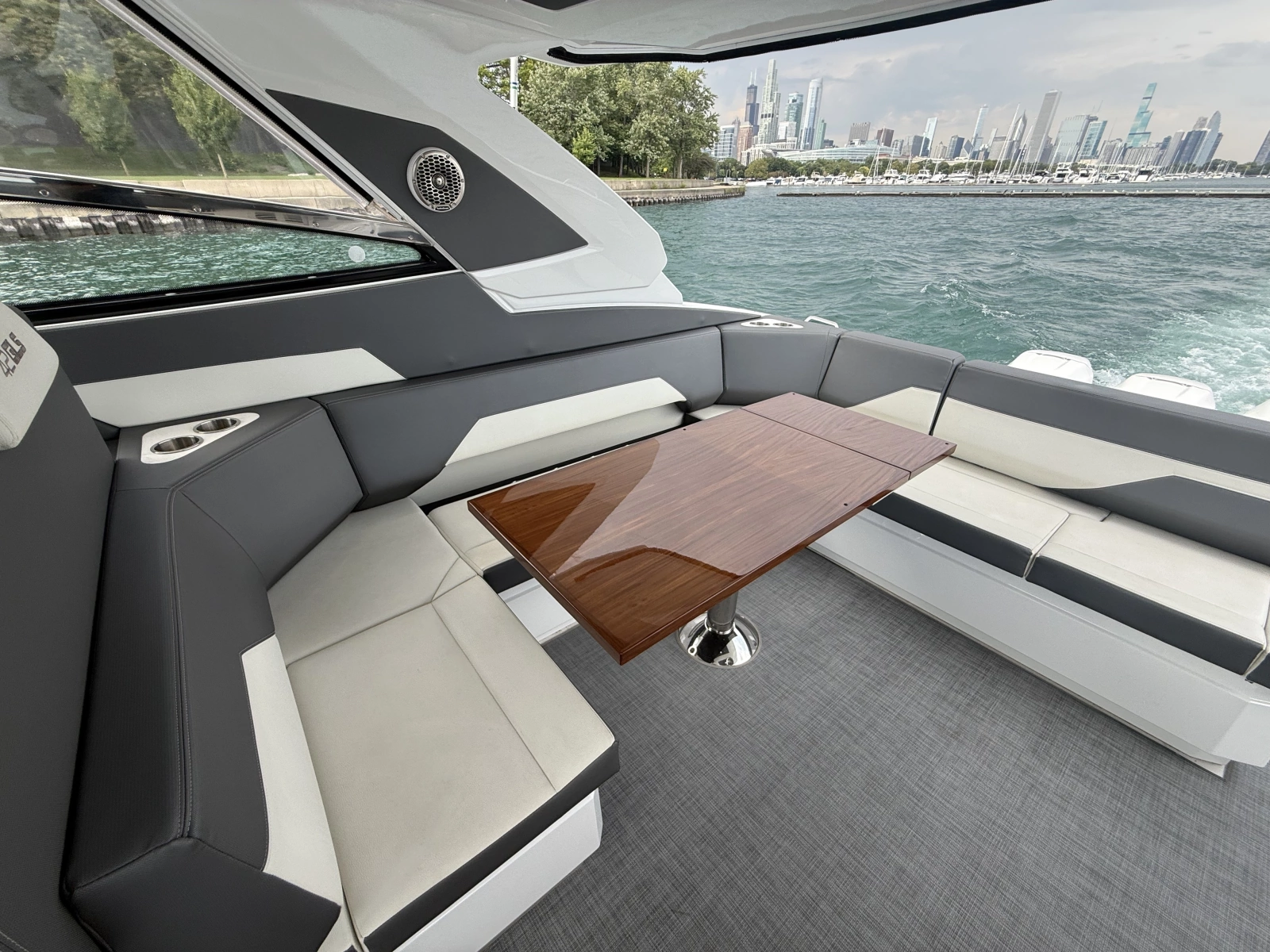 2021 Cruisers Yachts 42 GLS OB