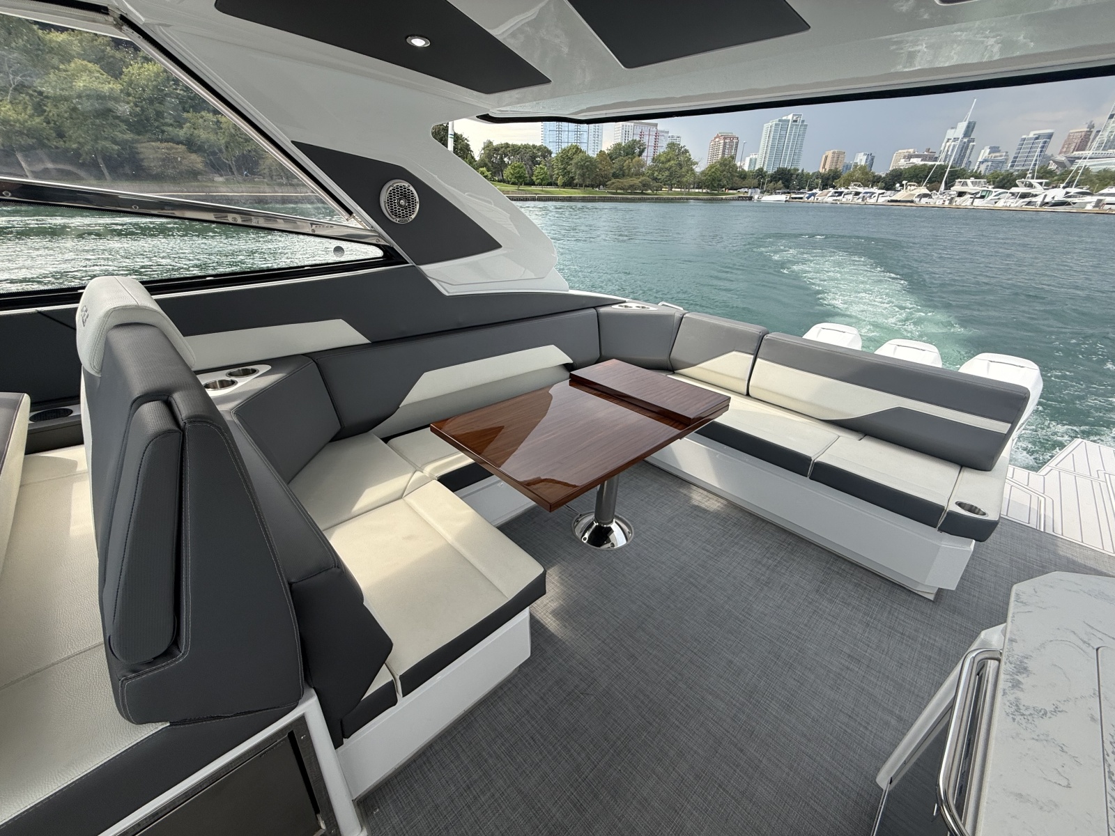 2021 Cruisers Yachts 42 GLS OB