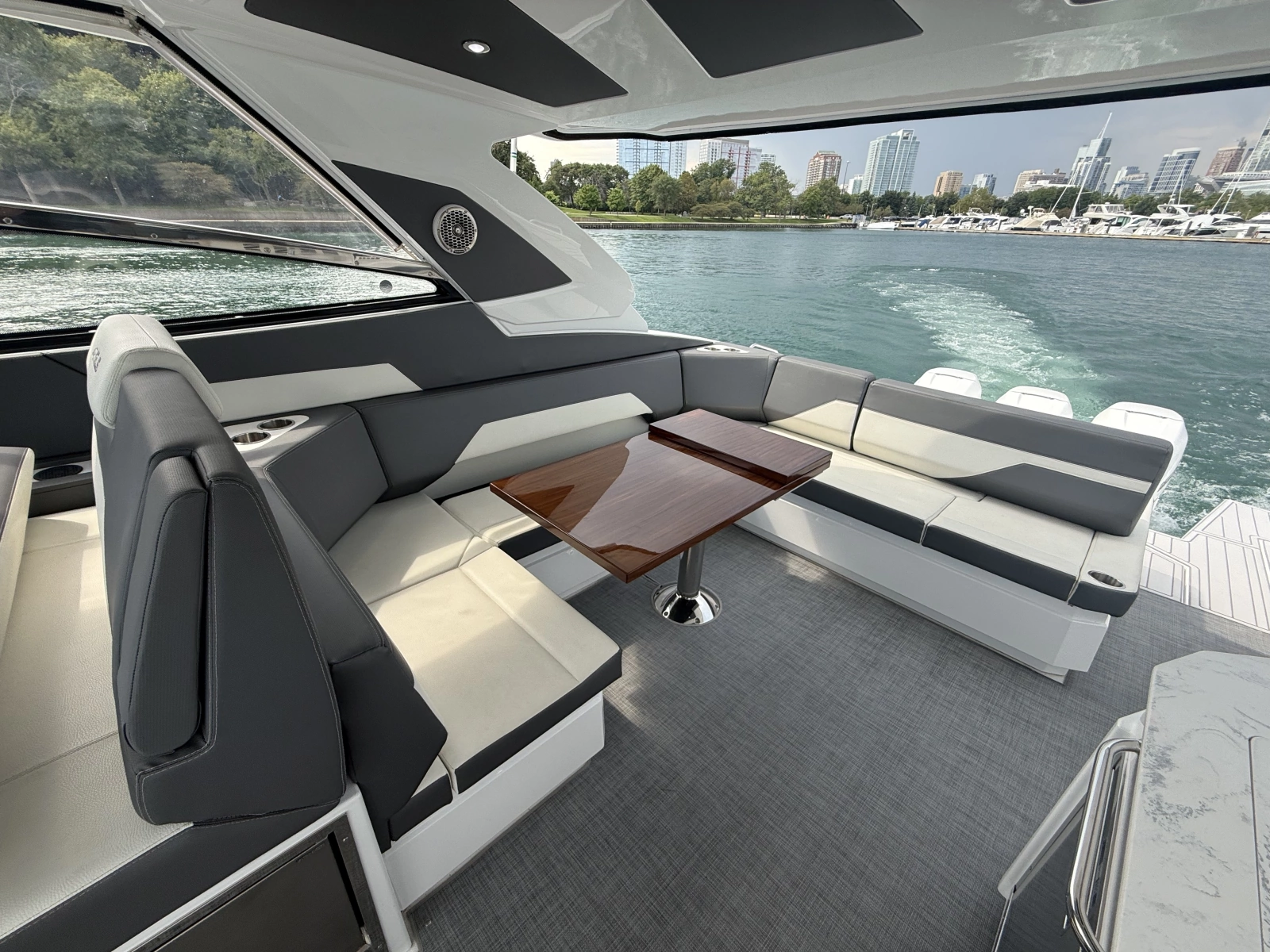 2021 Cruisers Yachts 42 GLS OB