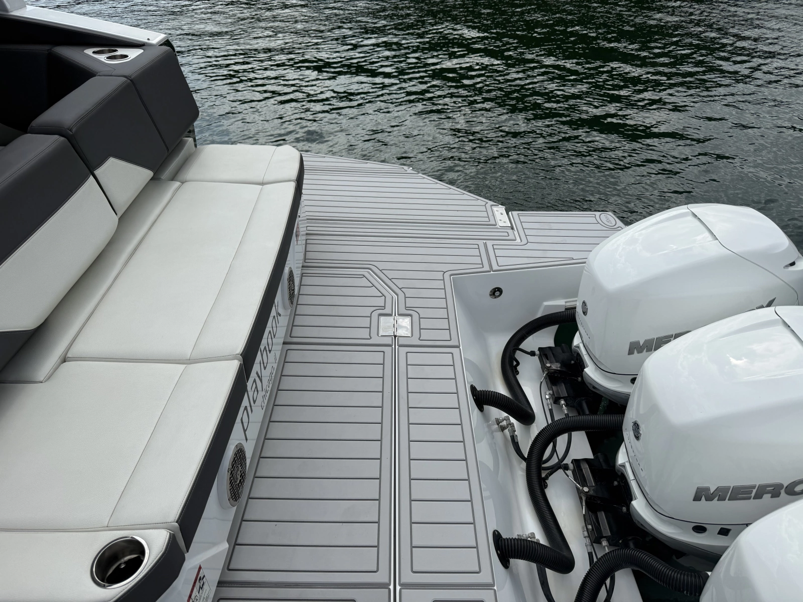 2021 Cruisers Yachts 42 GLS OB