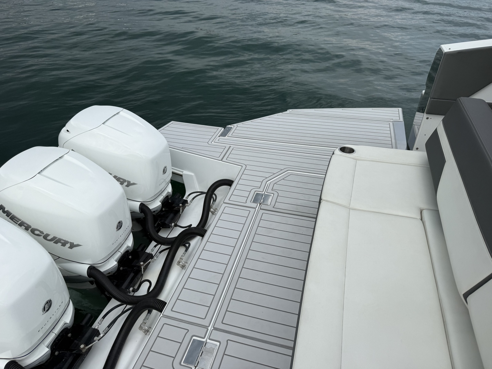 2021 Cruisers Yachts 42 GLS OB