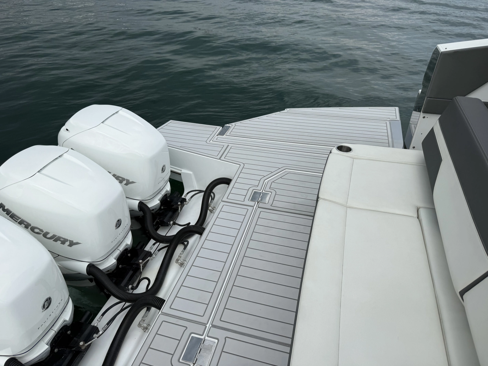 2021 Cruisers Yachts 42 GLS OB