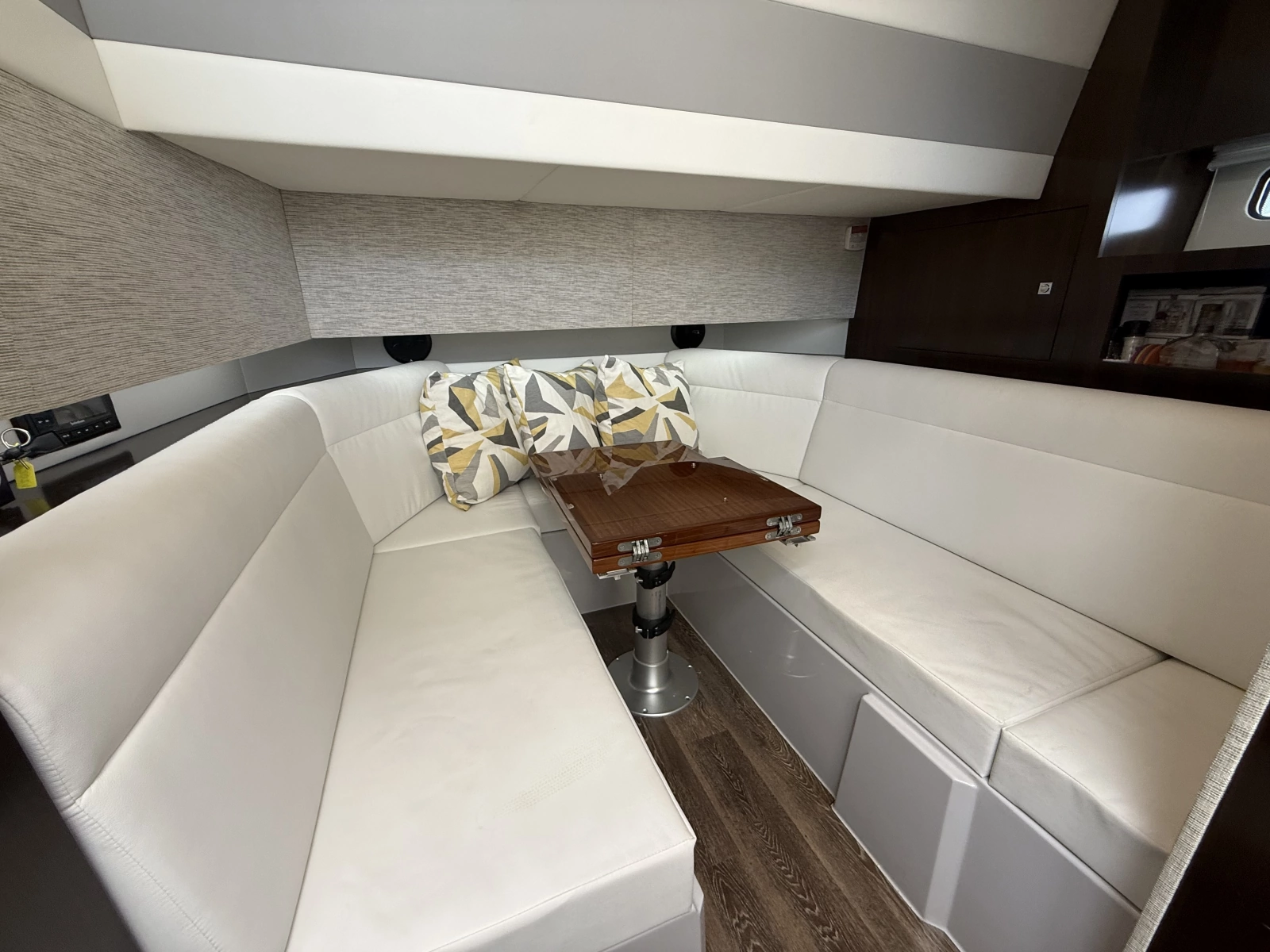 2021 Cruisers Yachts 42 GLS OB