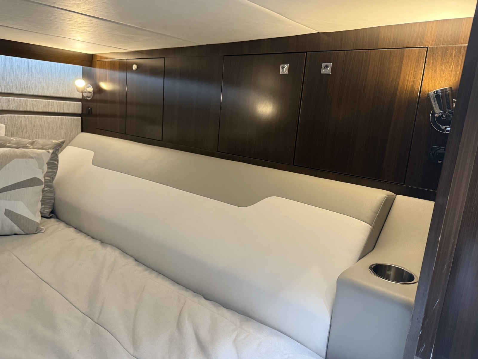 2021 Cruisers Yachts 42 GLS OB