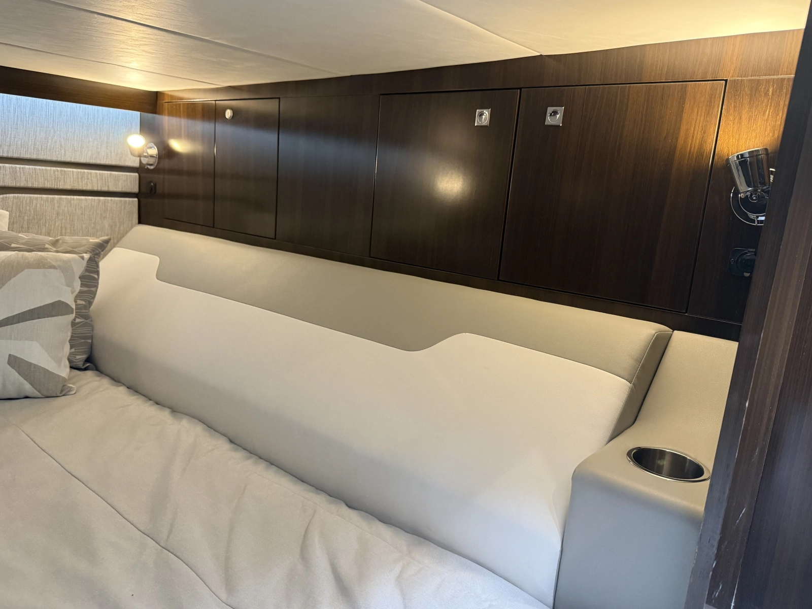 2021 Cruisers Yachts 42 GLS OB