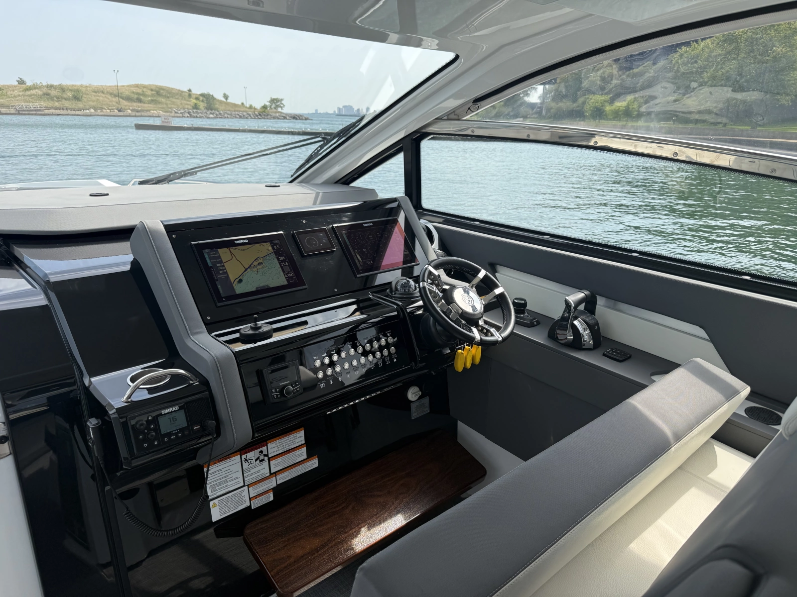 2021 Cruisers Yachts 42 GLS OB