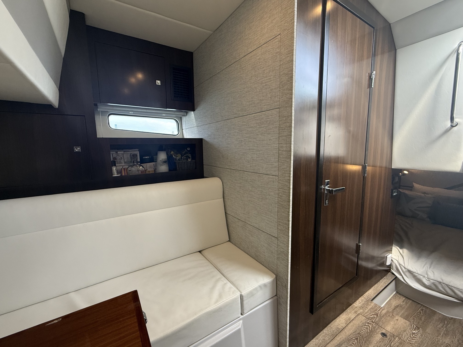 2021 Cruisers Yachts 42 GLS OB