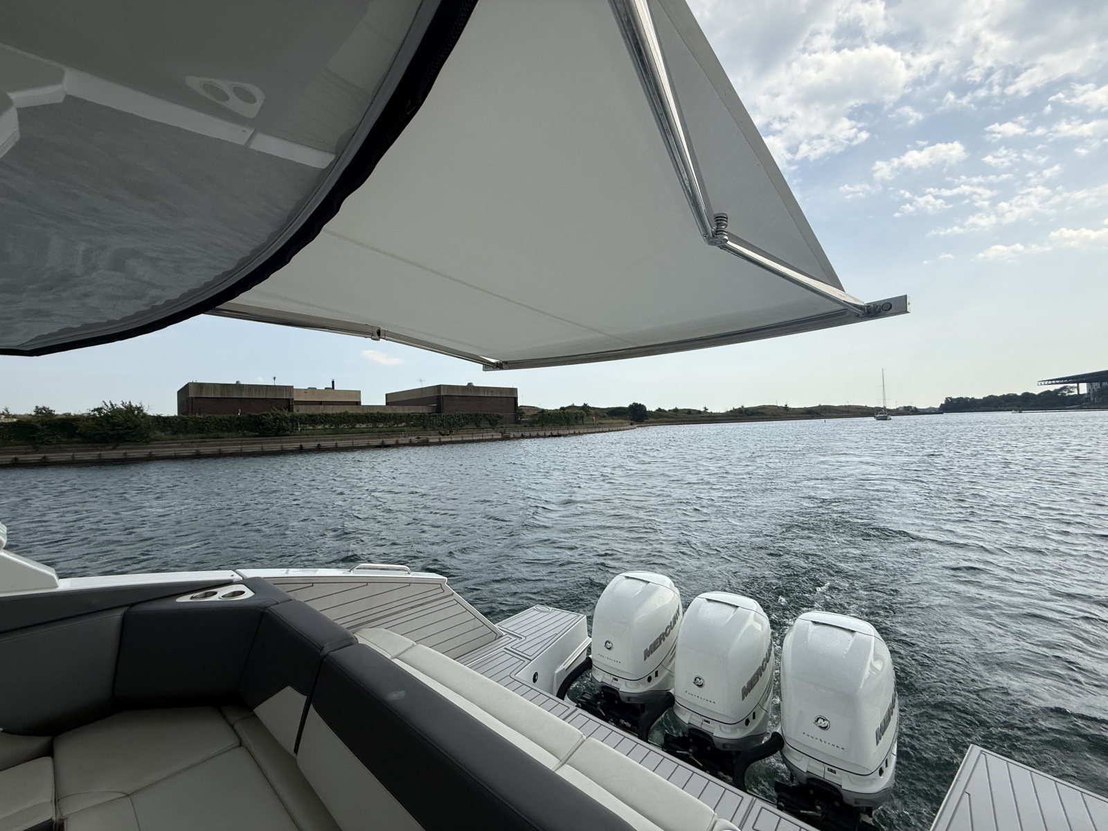 2021 Cruisers Yachts 42 GLS OB