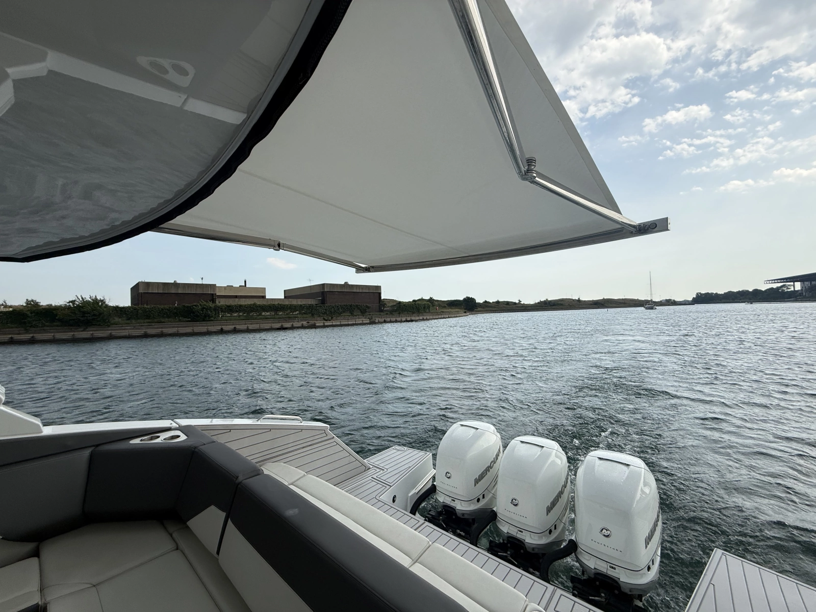 2021 Cruisers Yachts 42 GLS OB