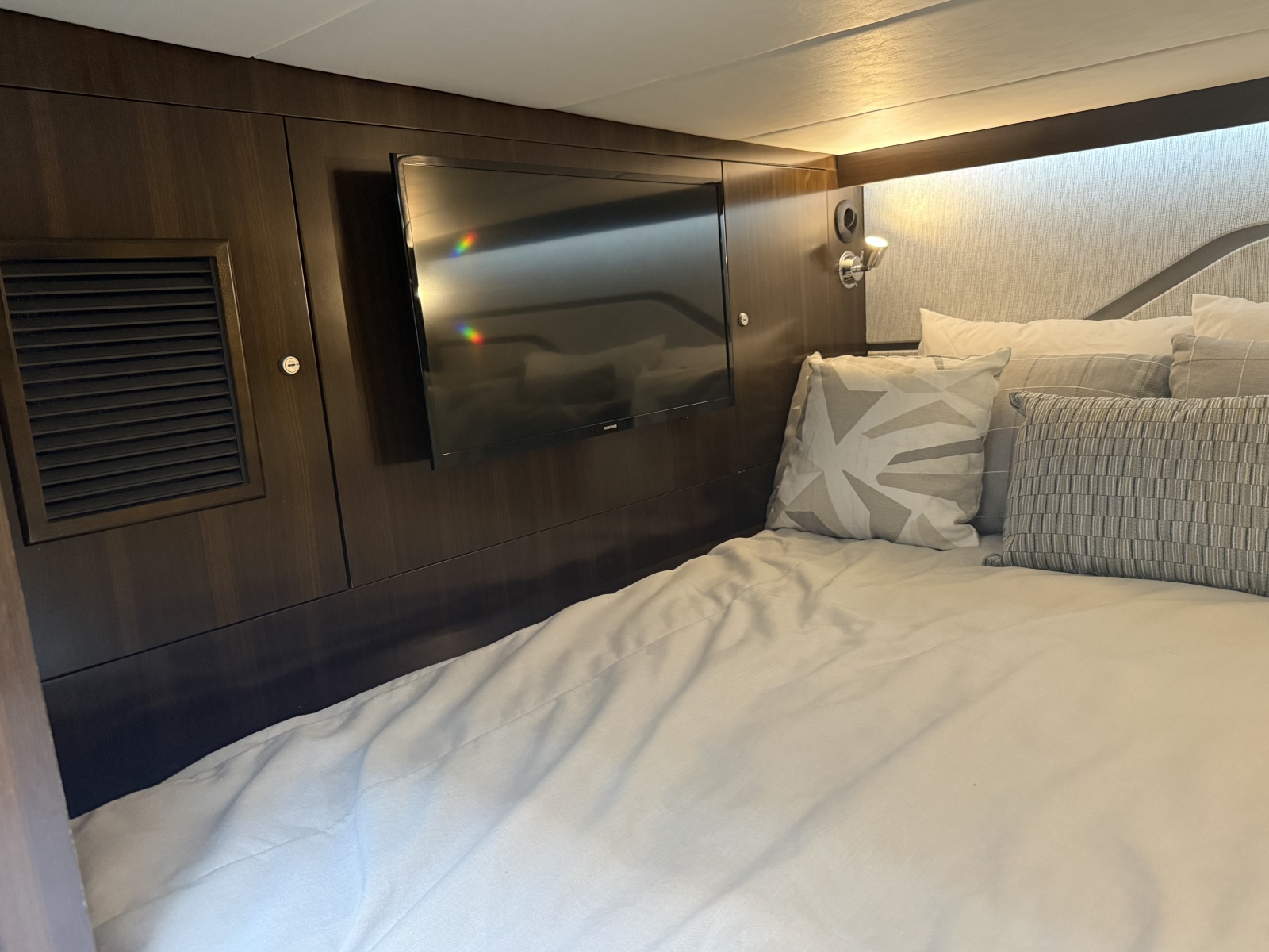 2021 Cruisers Yachts 42 GLS OB