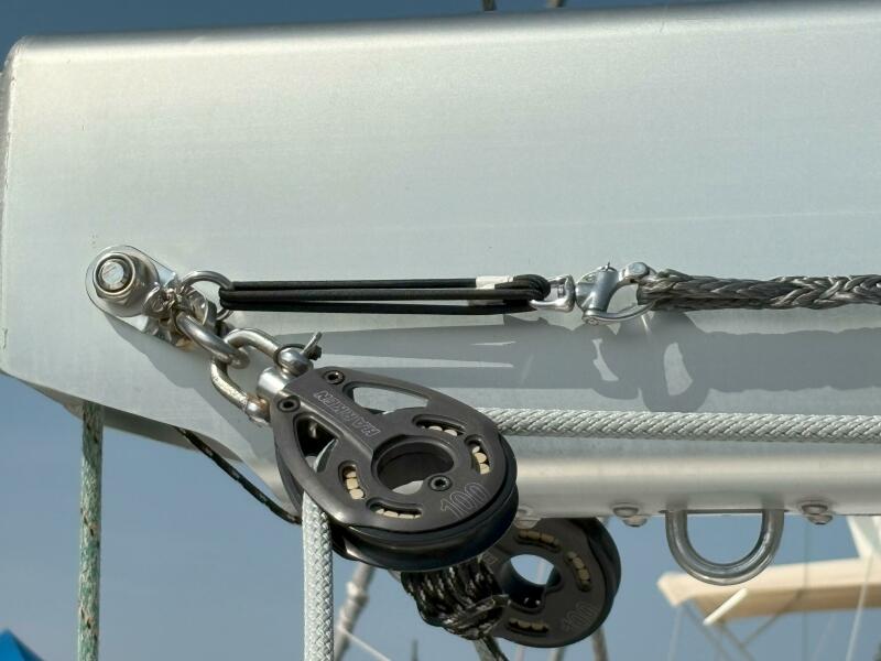 2012 Jeanneau Yacht 57