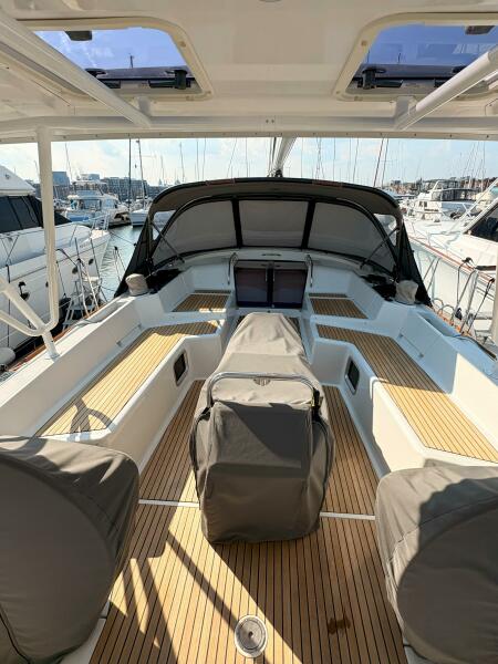 2012 Jeanneau Yacht 57