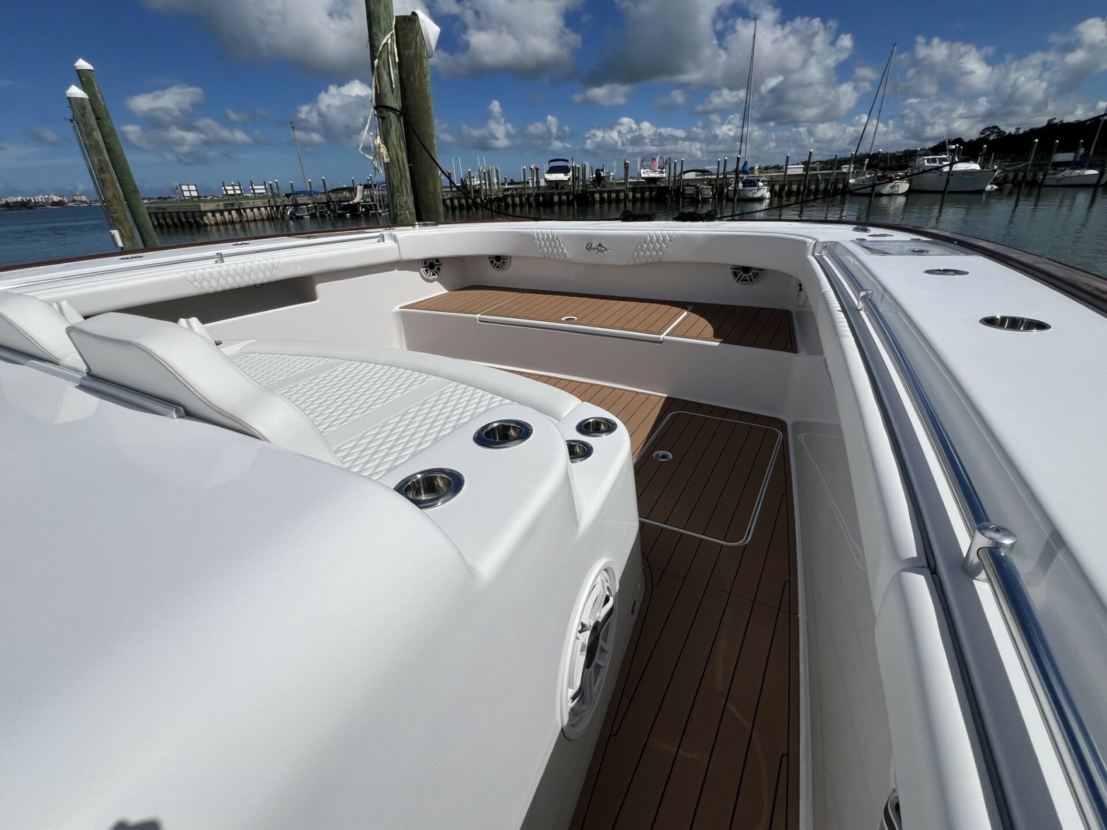 Queen/Smith Custom 53 -  Bow
