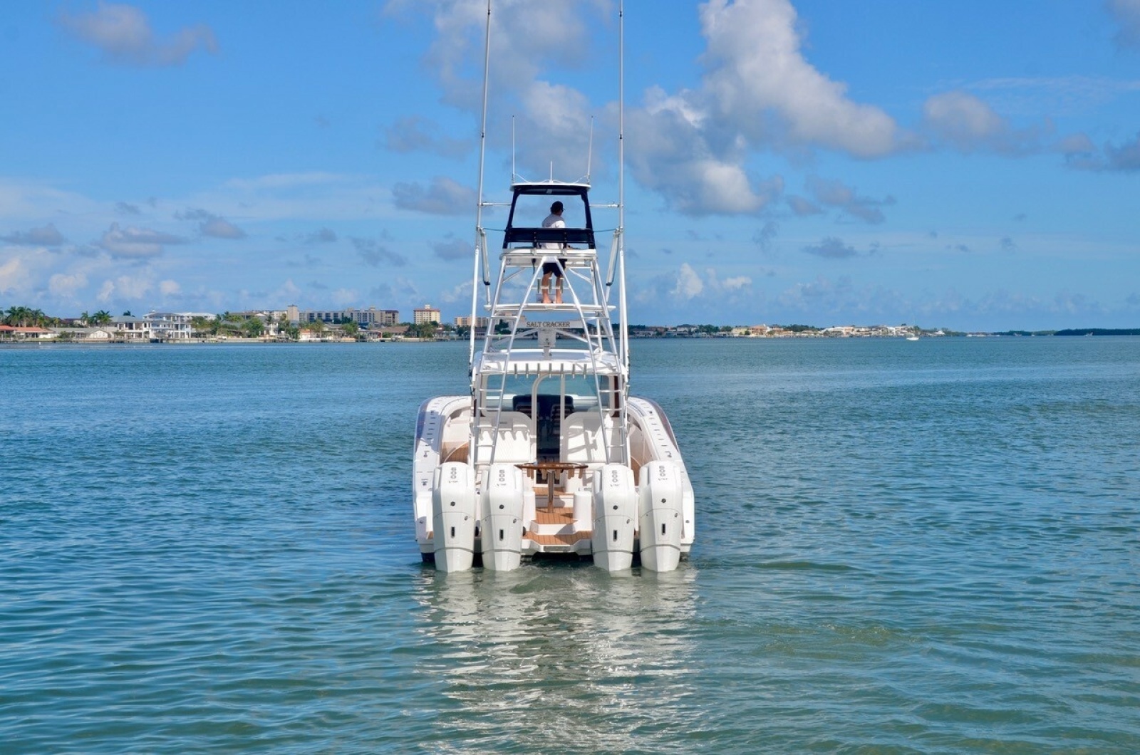 Queen/Smith Custom 53 - Exterior