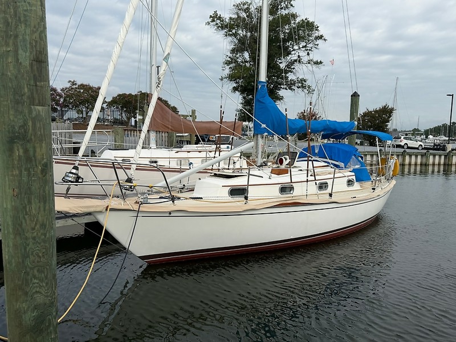 1986 Cape Dory 