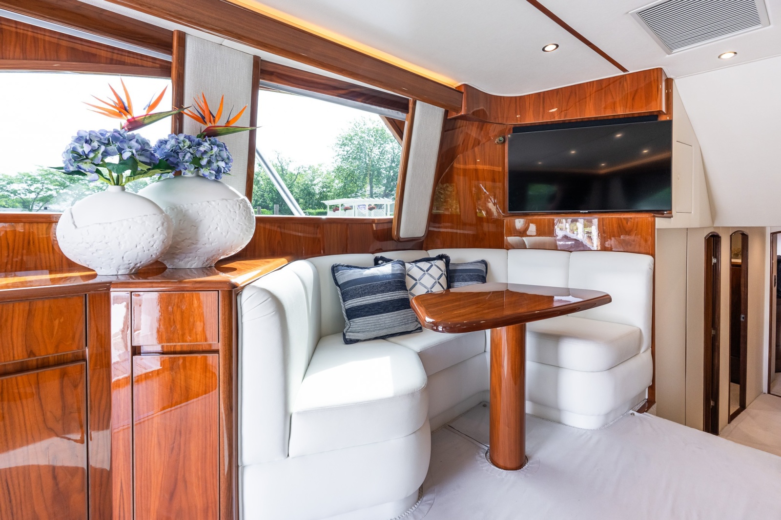 2022 Viking 48C
