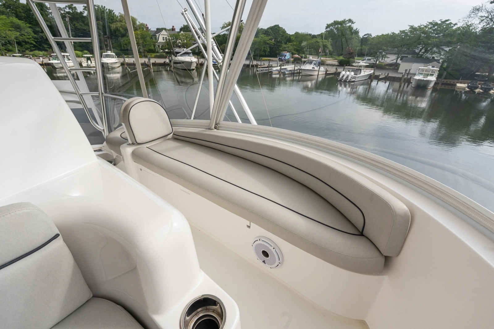 2022 Viking 48C