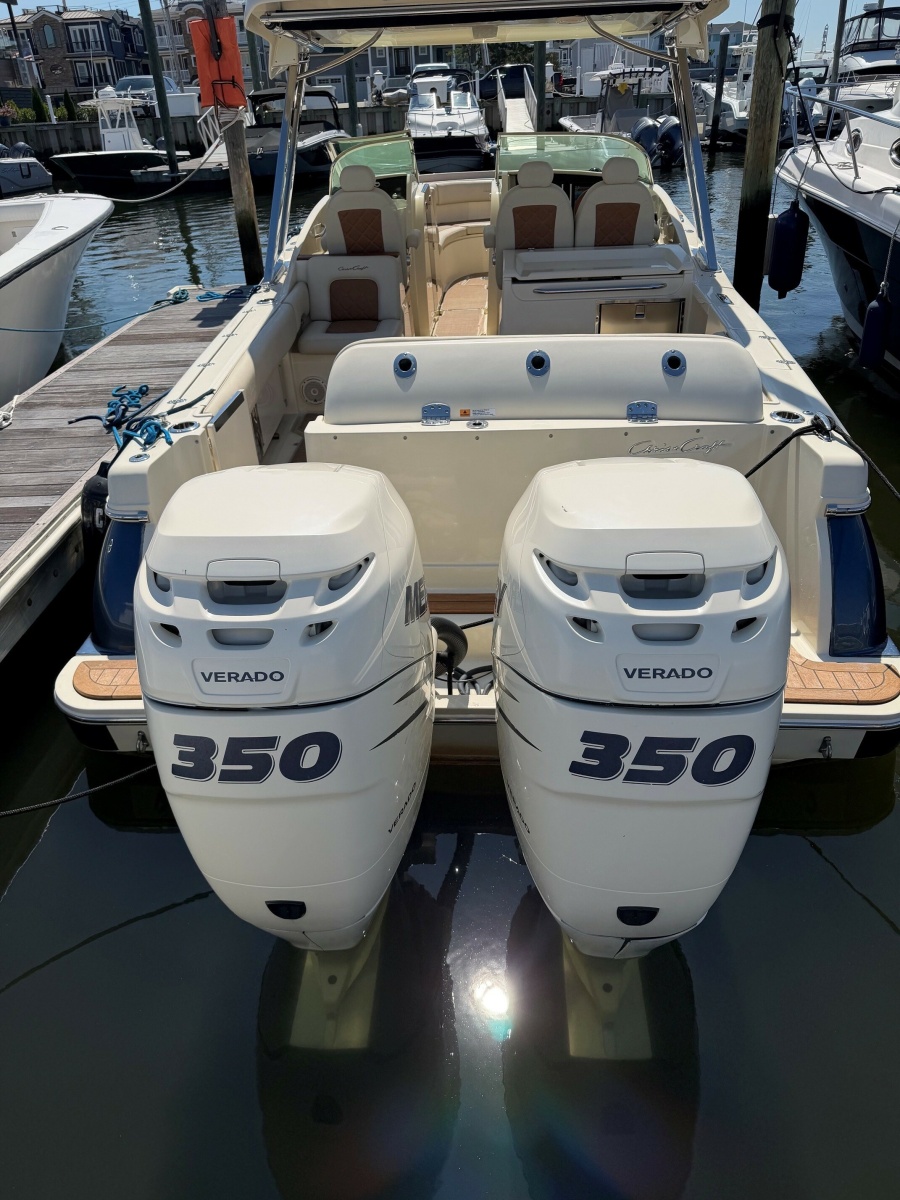 2018 Chris-Craft Calypso 30