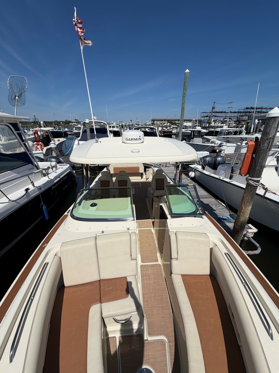 2018 Chris-Craft Calypso 30