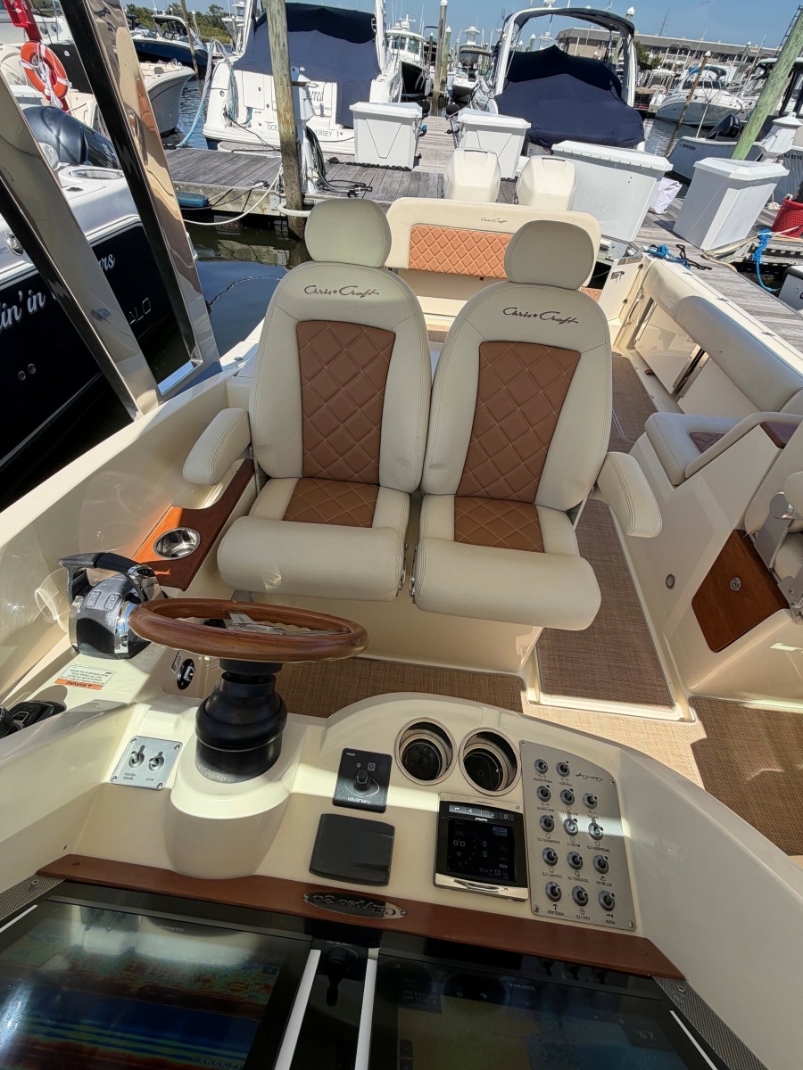 2018 Chris-Craft Calypso 30