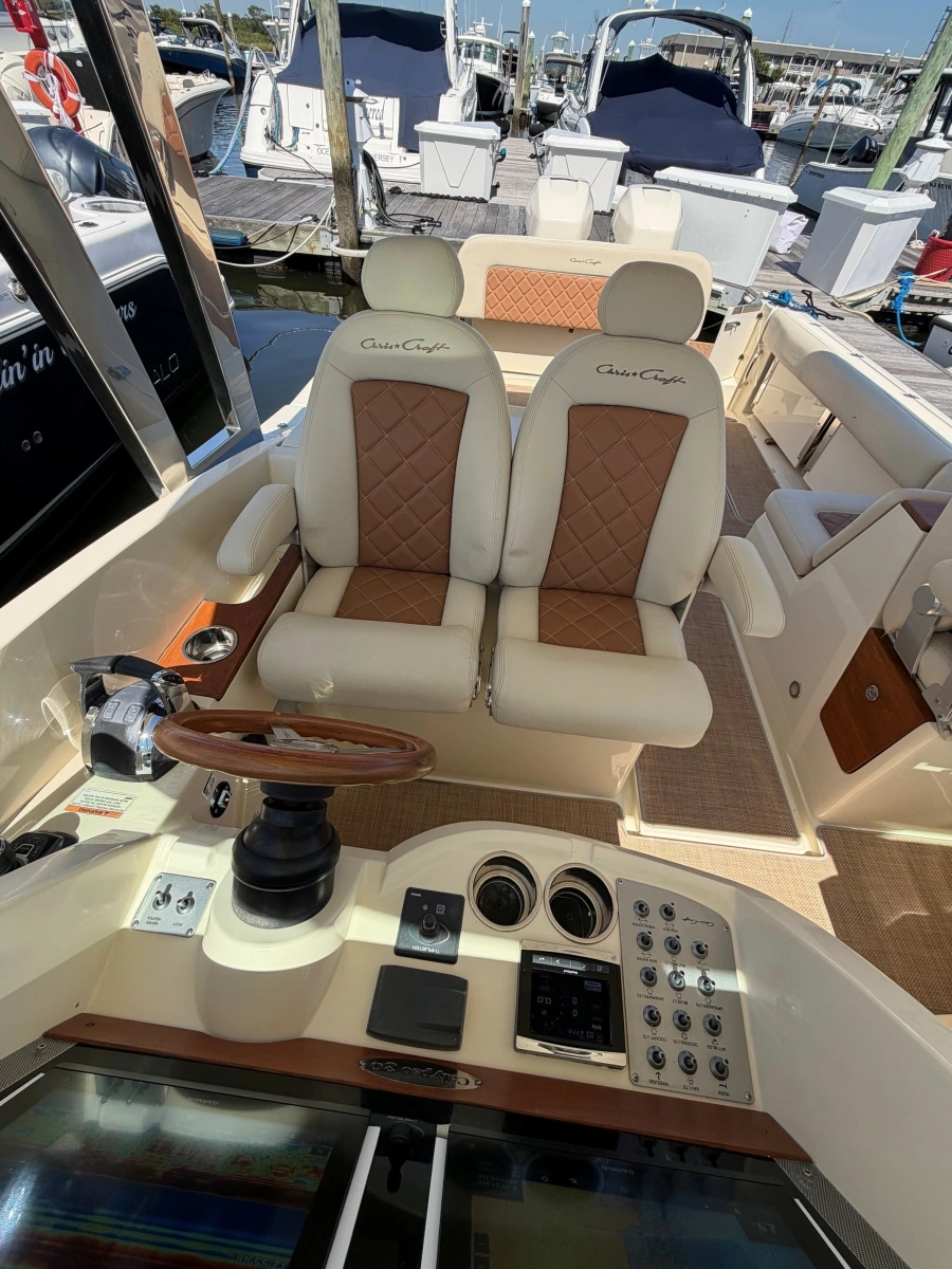 2018 Chris-Craft Calypso 30