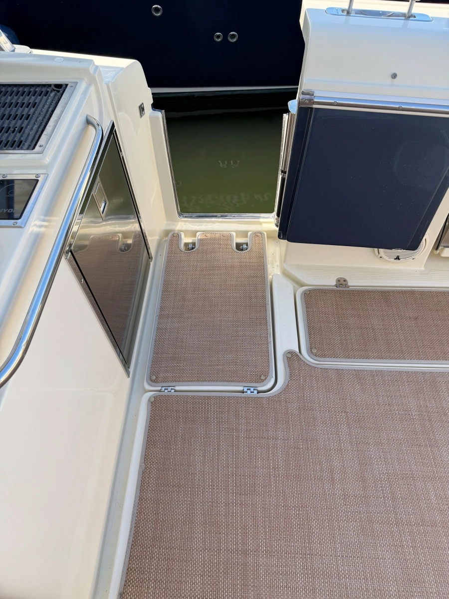 2018 Chris-Craft Calypso 30