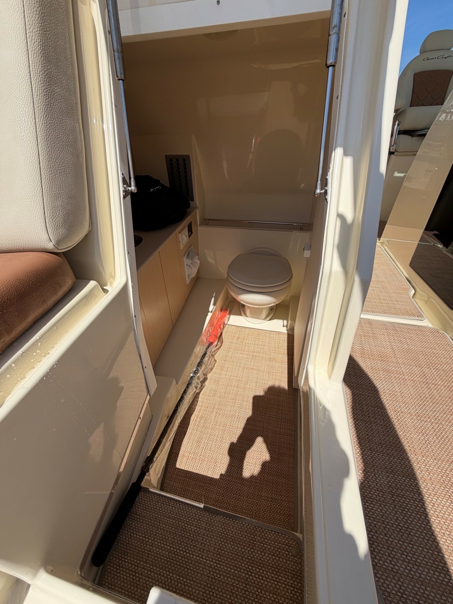 2018 Chris-Craft Calypso 30