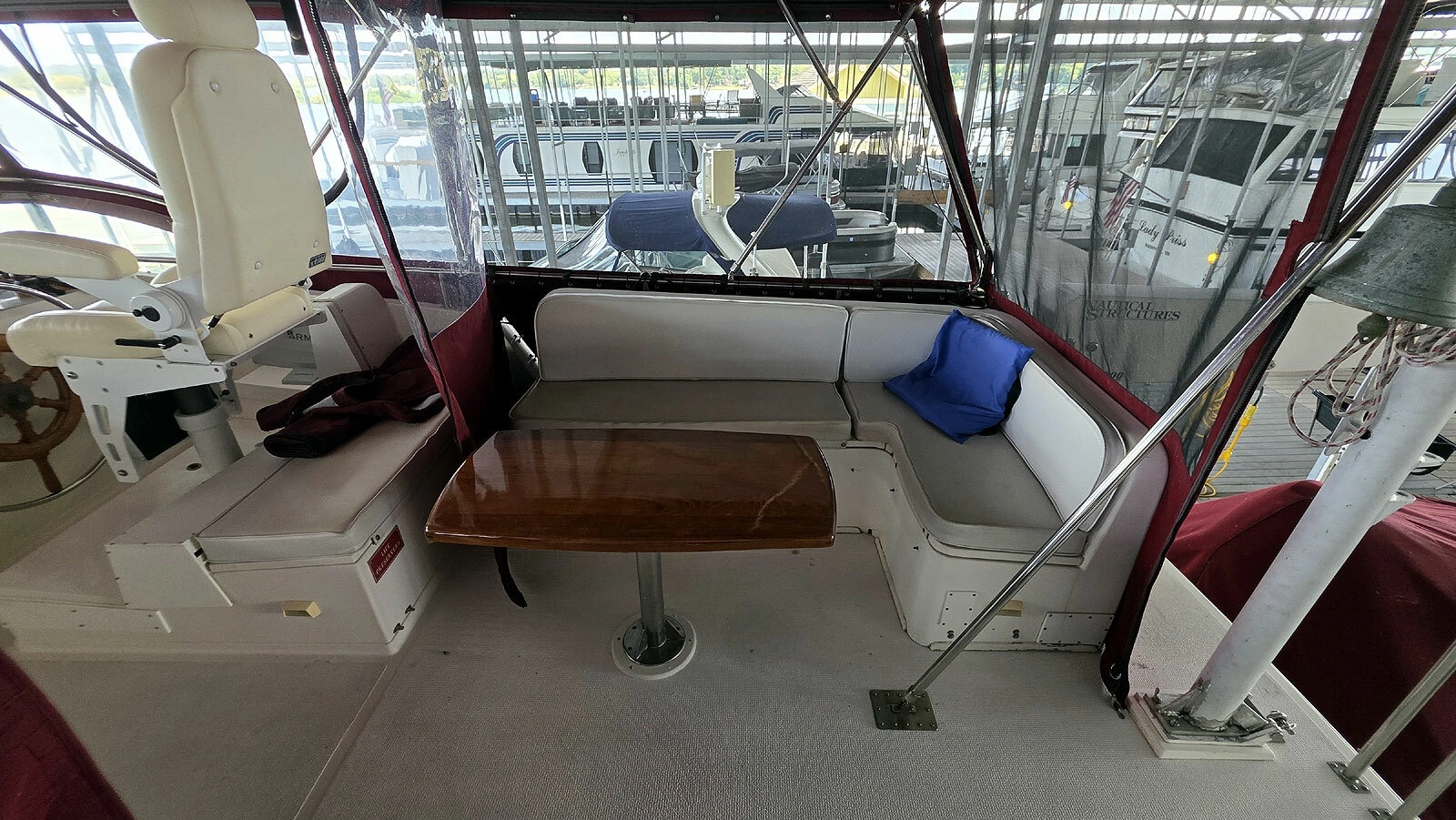 Aft Flybridge Screened Starboard